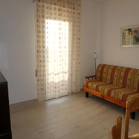 Comfy Flat With Balcony And Shared Pool - Beahost Apartment *