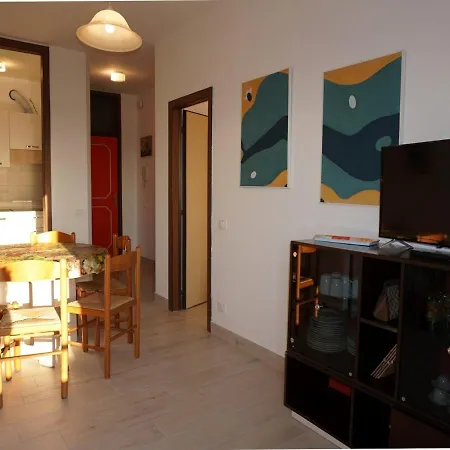 Apartment Comfy Flat With Balcony And Shared Pool - Beahost *