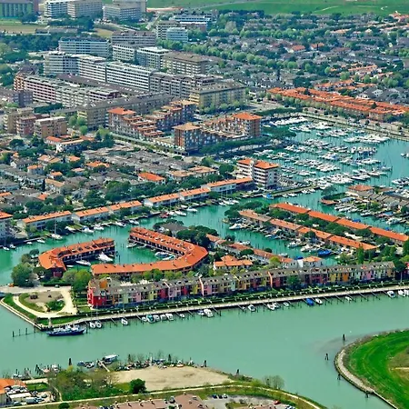 Apartment Comfy Flat With Balcony And Shared Pool - Beahost