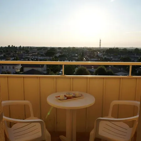 Comfy Flat With Balcony And Shared Pool - Beahost Apartment *