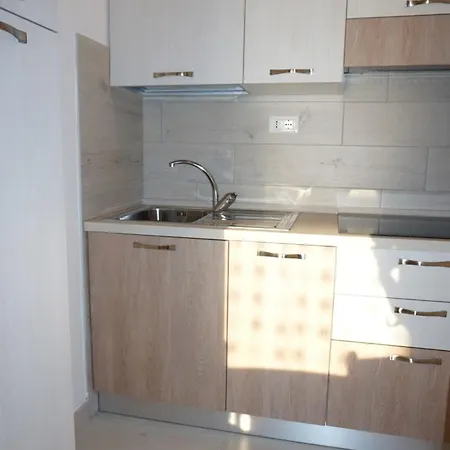 Comfy Flat With Balcony And Shared Pool - Beahost *