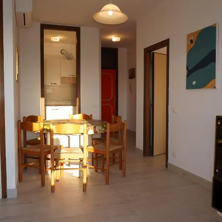 Comfy Flat With Balcony And Shared Pool - Beahost