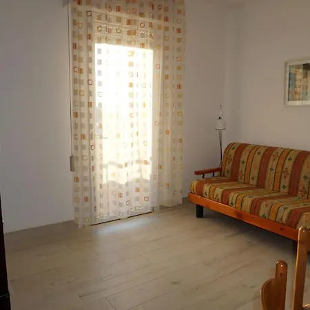 Comfy Flat With Balcony And Shared Pool - Beahost Apartment *