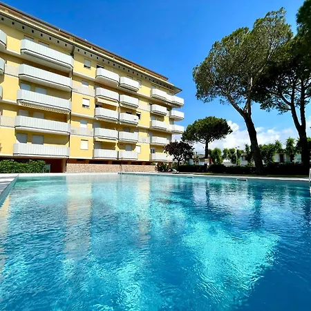 Comfy Flat With Balcony And Shared Pool - Beahost Apartment *